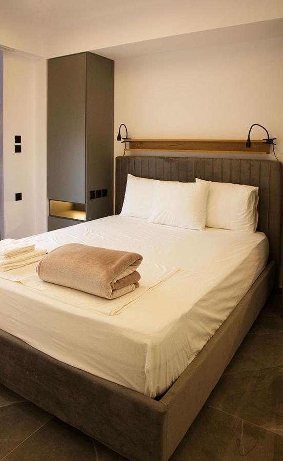 P J Luxury Suites Serres Exterior photo